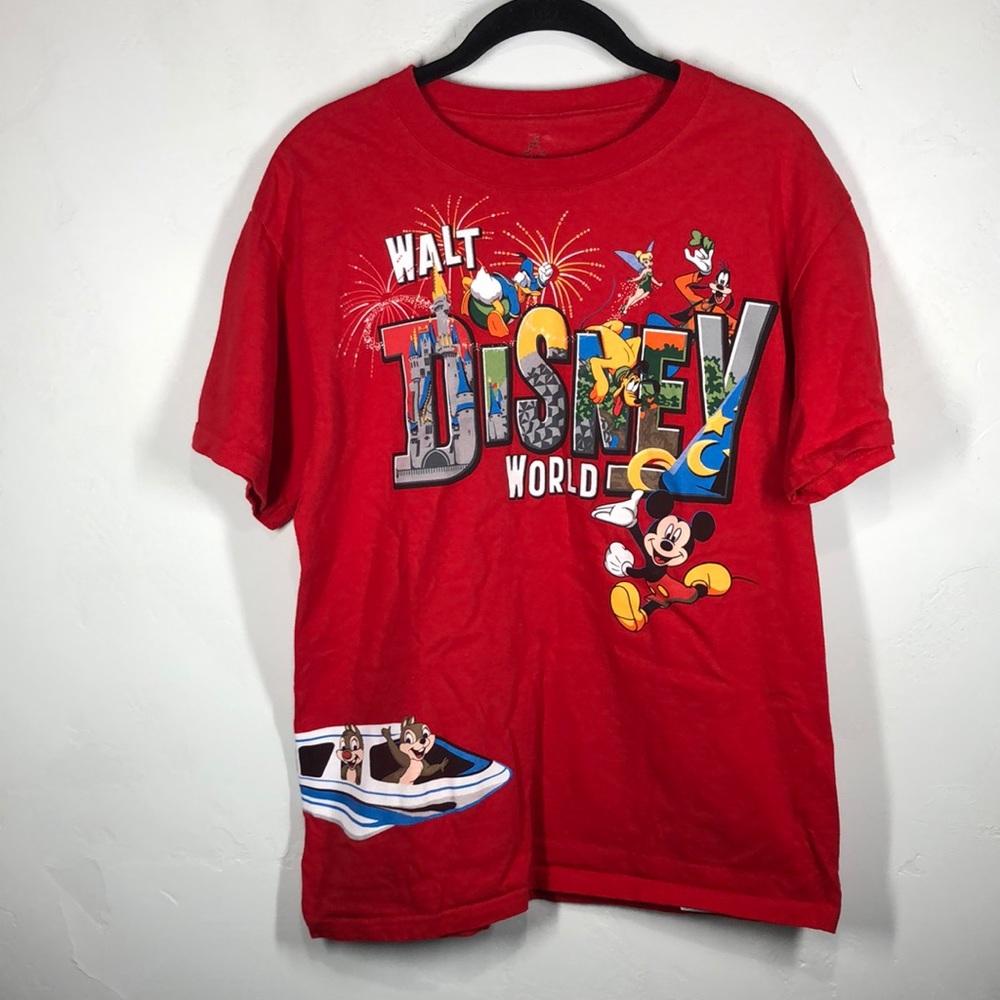 Disneyland Resort red tee size medium